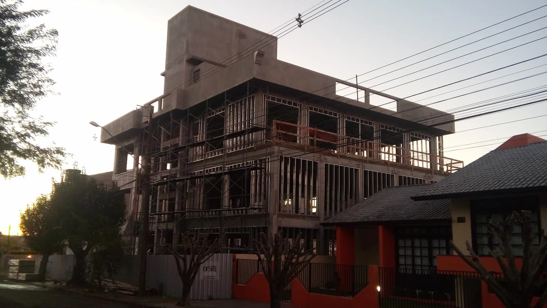 Edifício de Steel Frame, obra da Poli Steel em Pato Branco, PR
