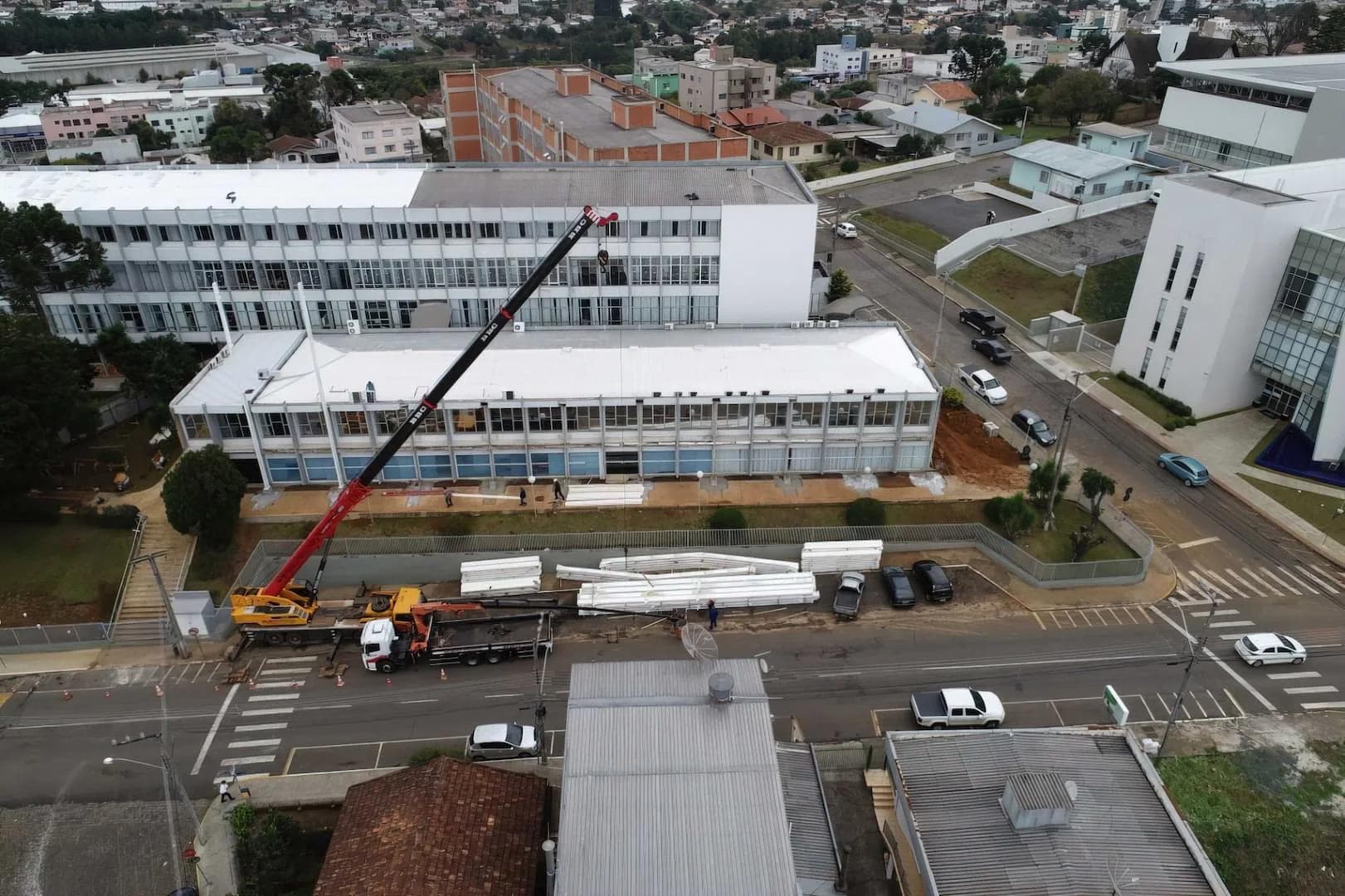 Inspeção visual durante a ampliação do bloco D da UniARP em Caçador